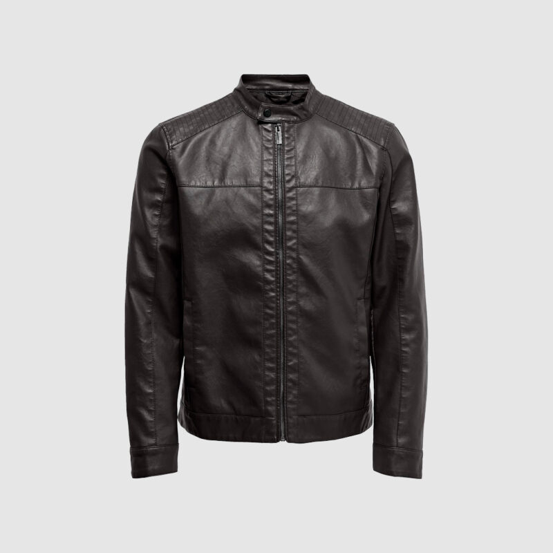 Schwarze Lederjacke mit Stehkragen und Reißverschluss. Schwarze Lederjacke mit Stehkragen und Reißverschluss.