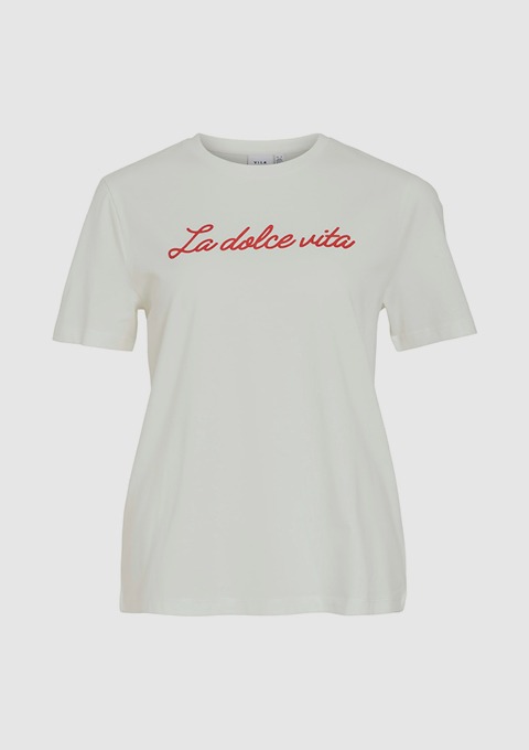 Weißes T-Shirt mit rotem Aufdruck „la dolce vita“. Weißes T-Shirt mit rotem Aufdruck "la dolce vita".