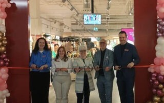 Das Team aus der Filiale in Kempten bei der Neueröffnung nach den Umbauarbeiten