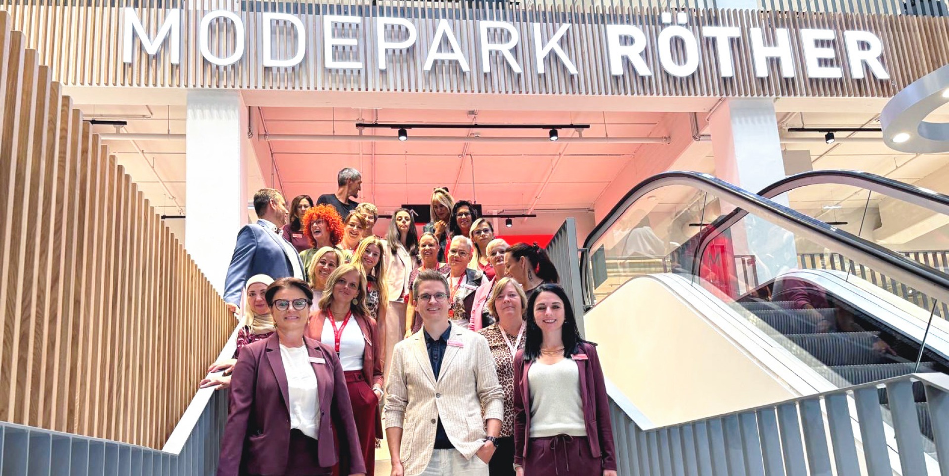 Das Team in Villach freut sich auf Ihren Besuch! Das Team in Villach freut sich auf Ihren Besuch!