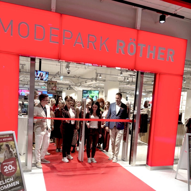 Offizielle Eröffnung des Modepark Röther in Villach.